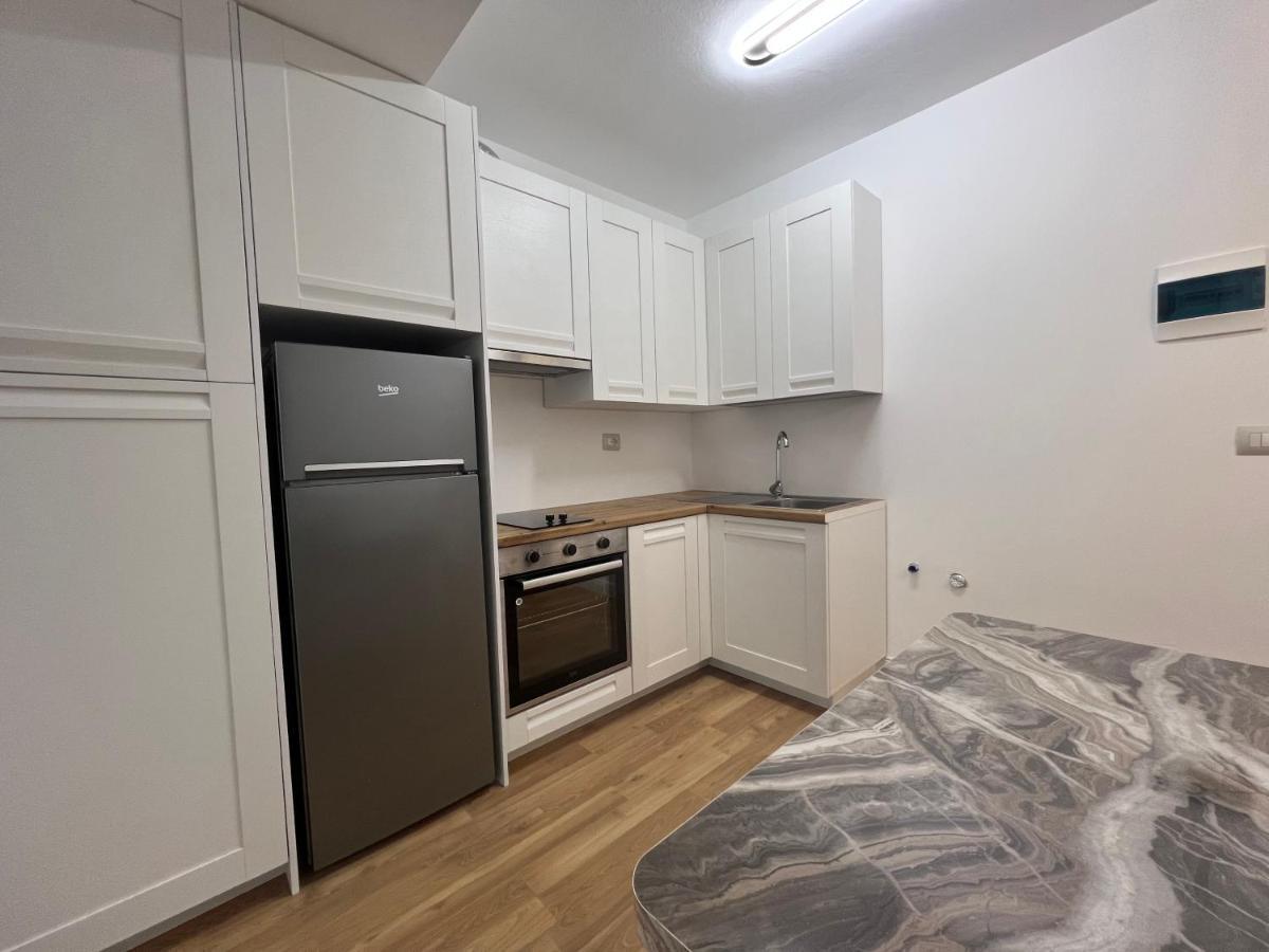 Lana Studio Apartment Tirana Exterior foto